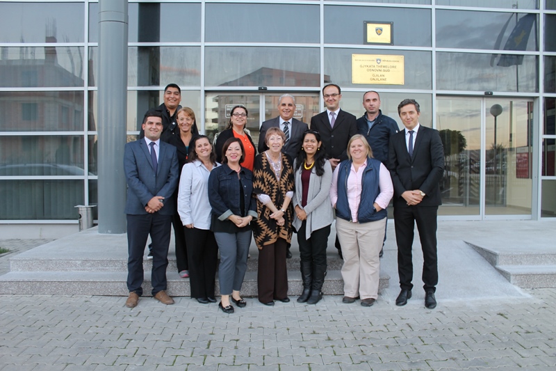 Një delegacion nga SHBA vizitojnë Gjykatën Themelore të Gjilanit